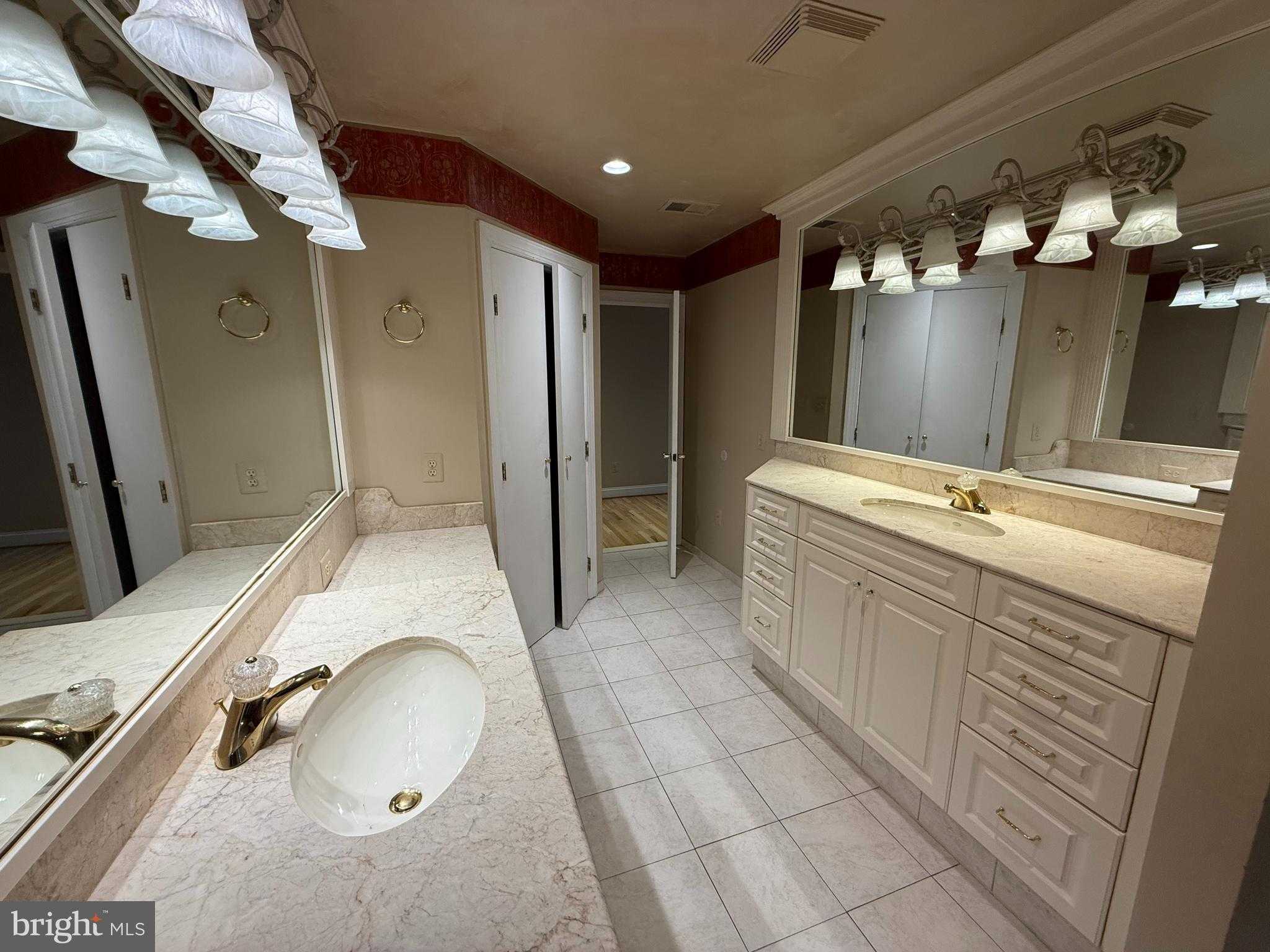 10701 Sycamore Springs Ln photo 41