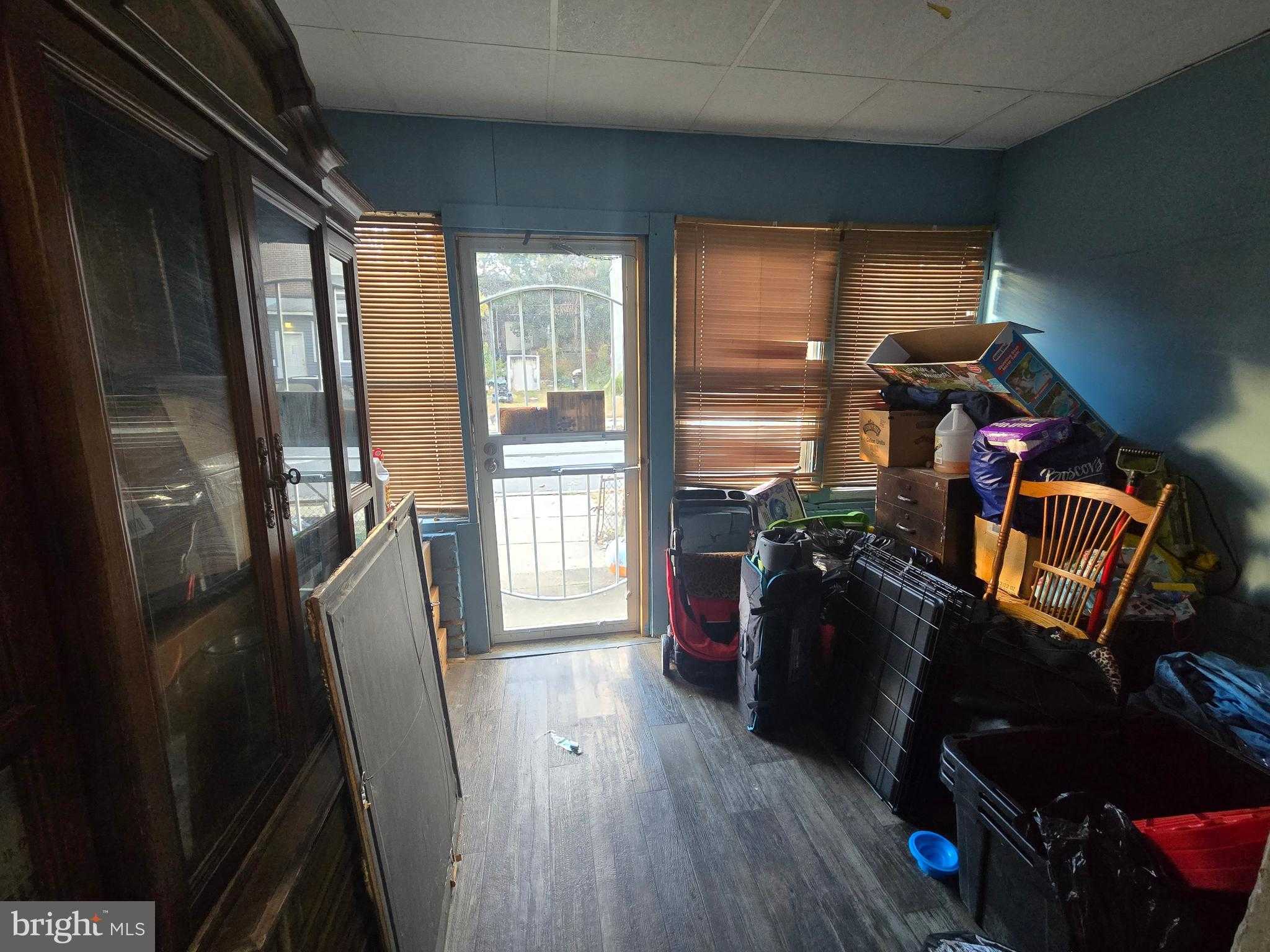 1135 Thomas St photo 2