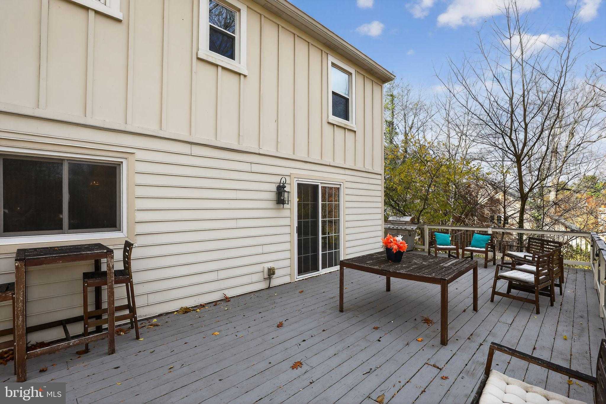 575 W Valley Rd photo 21