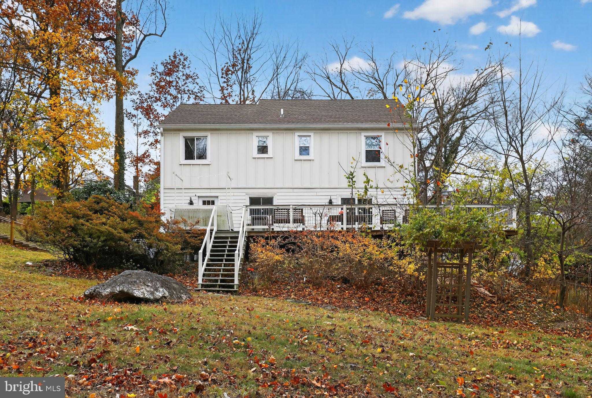 575 W Valley Rd photo 24