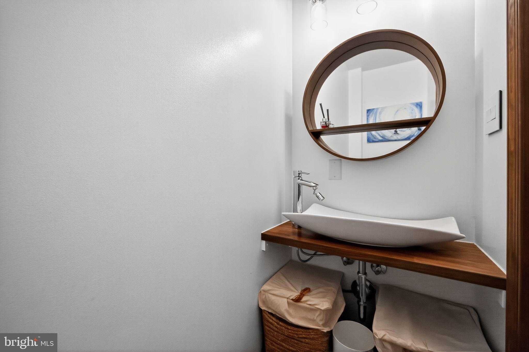 575 W Valley Rd photo 8