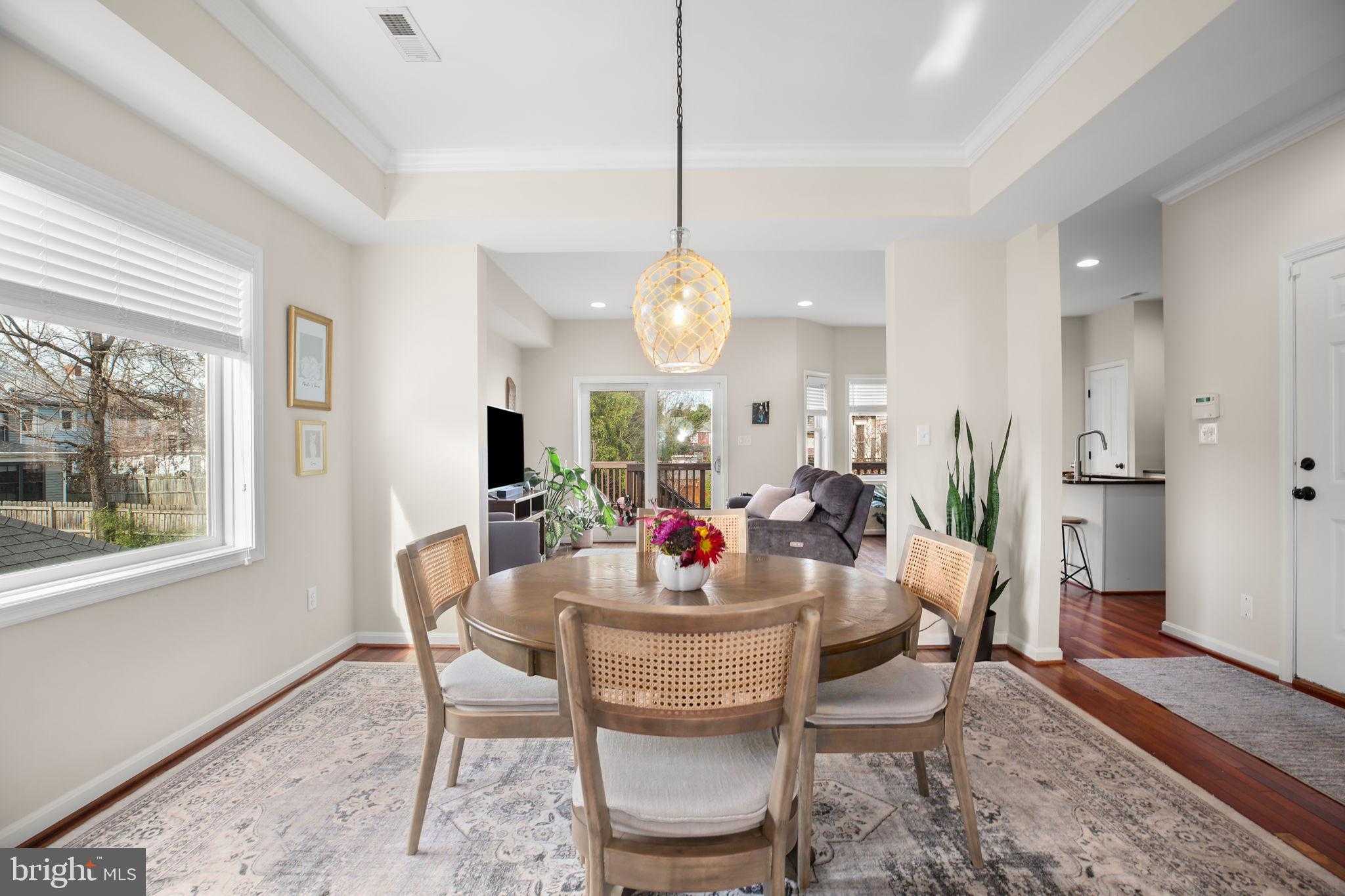 409 Dunmore St photo 10