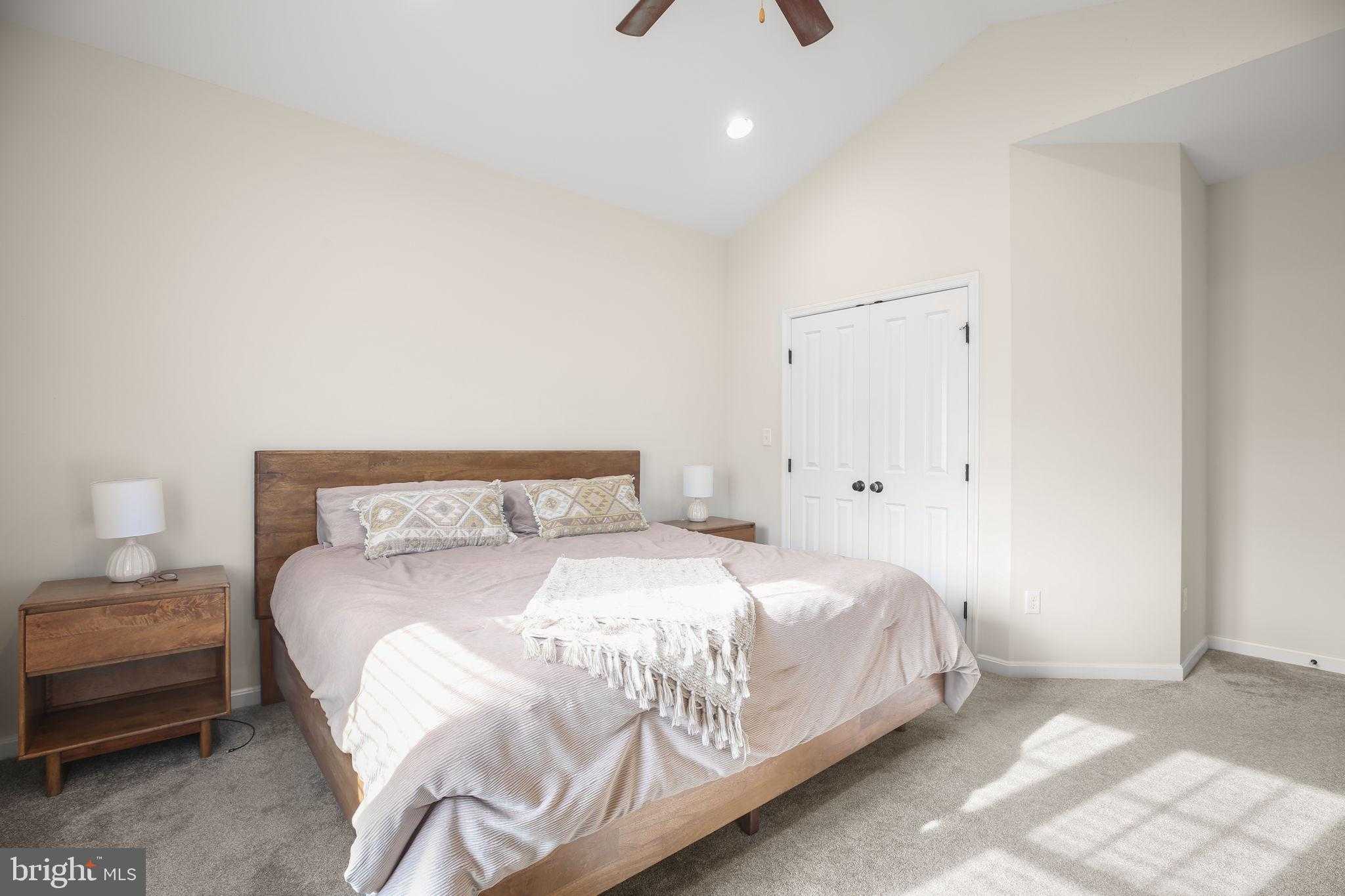 409 Dunmore St photo 23