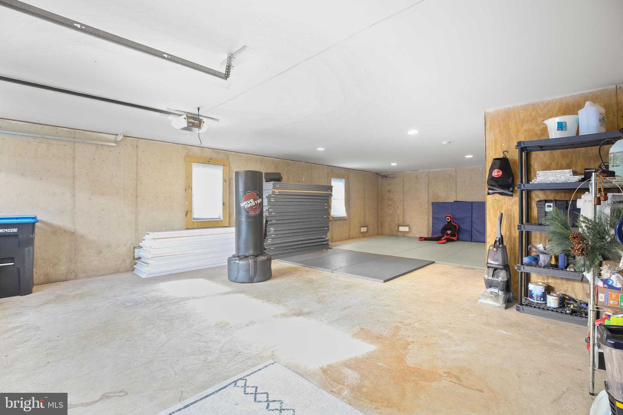 409 Dunmore St photo 32