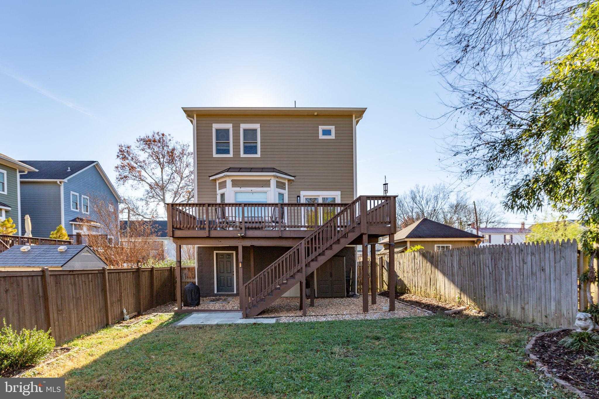 409 Dunmore St photo 38