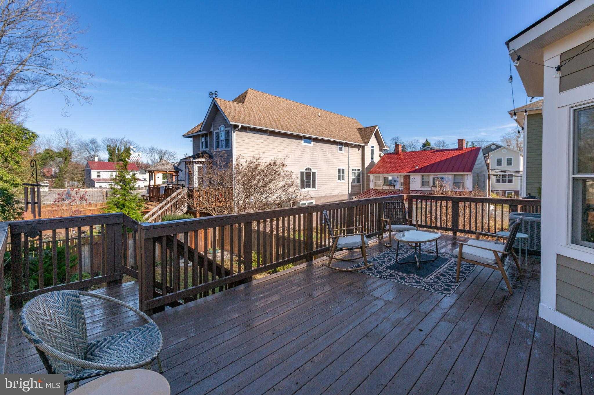 409 Dunmore St photo 43