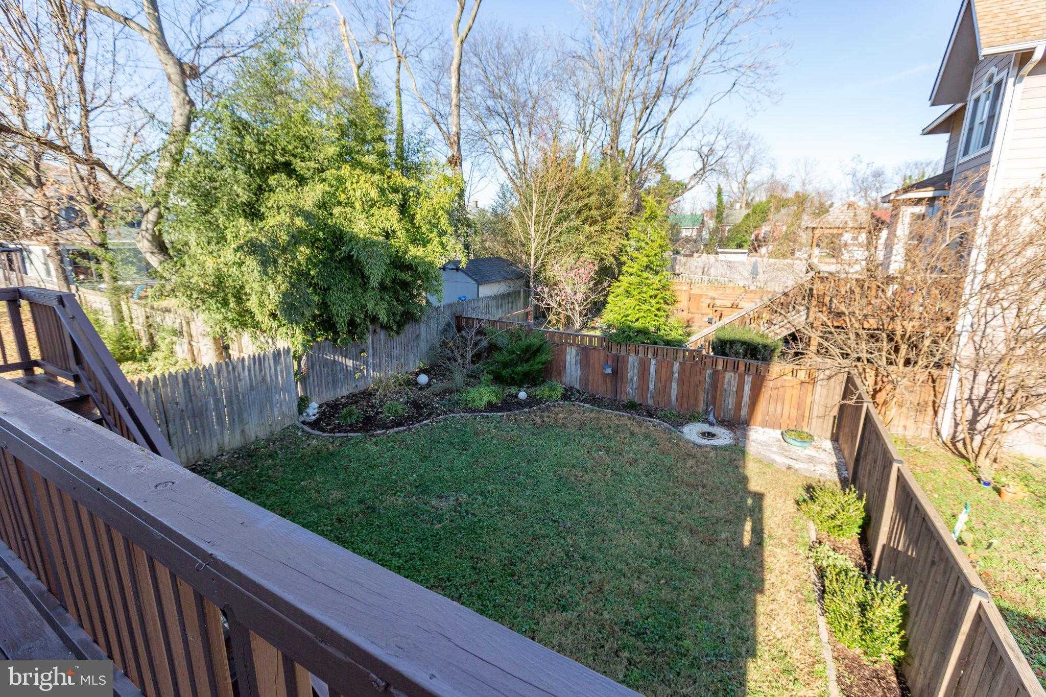 409 Dunmore St photo 46