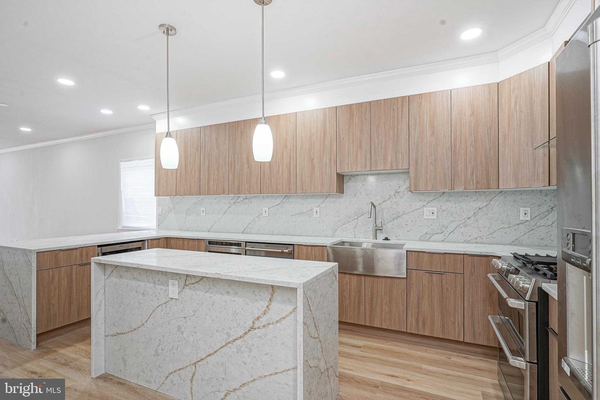 1145 Tasker St photo 11