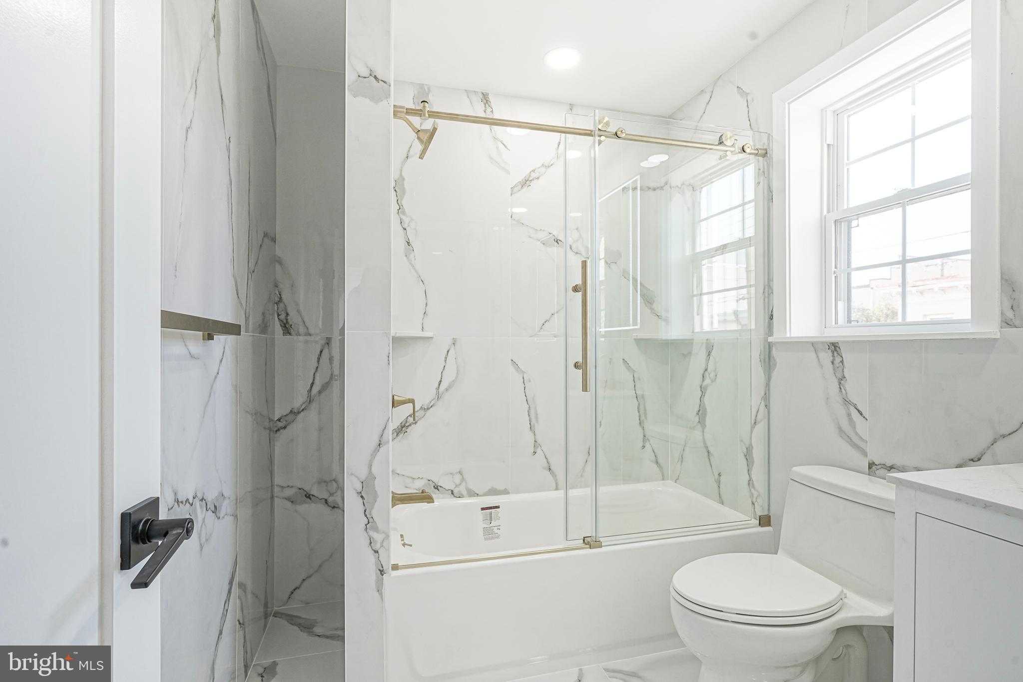 1145 Tasker St photo 18