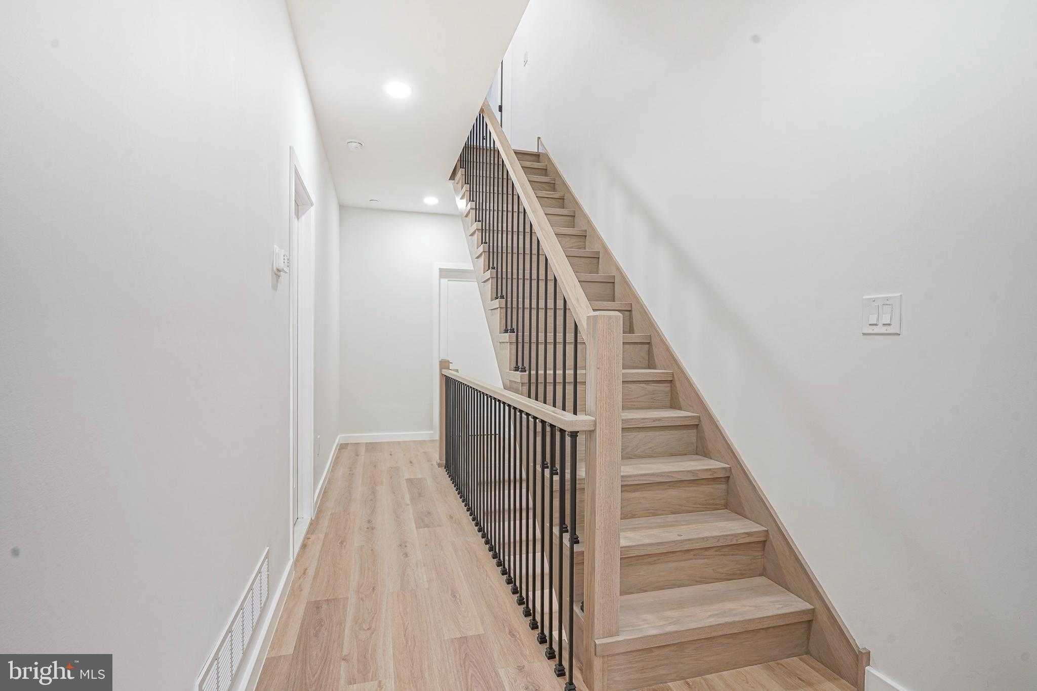 1145 Tasker St photo 21