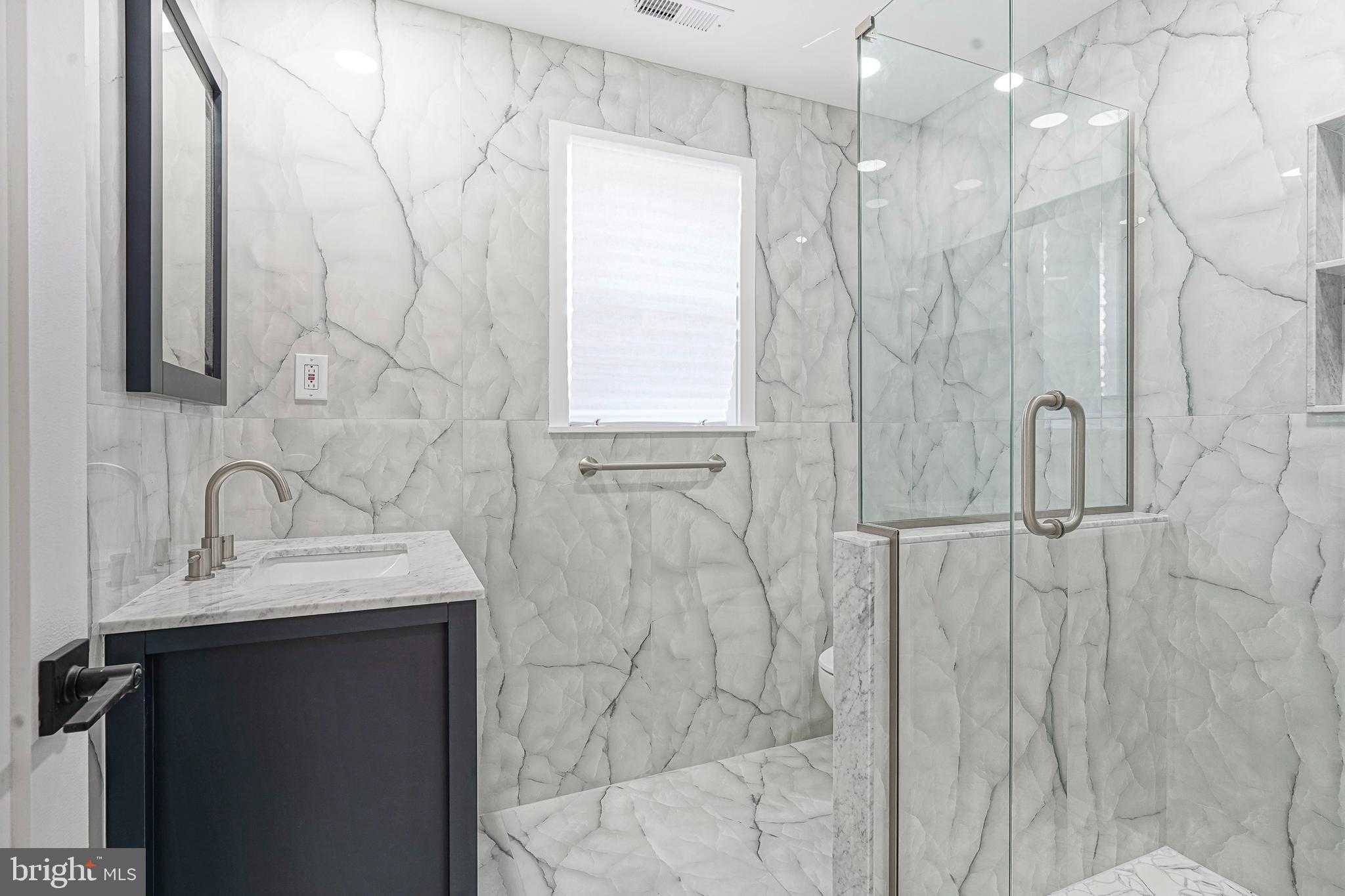 1145 Tasker St photo 25