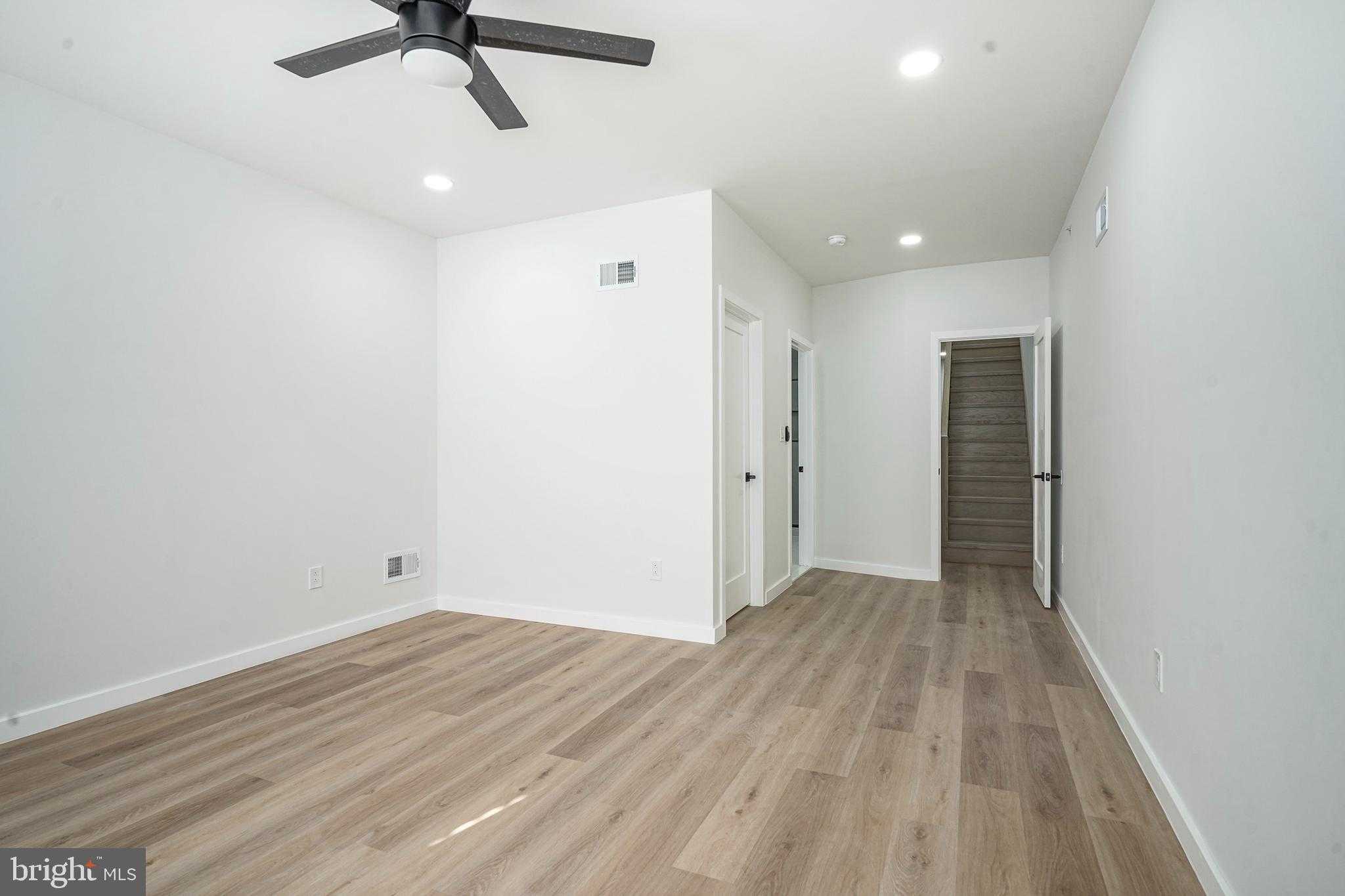 1145 Tasker St photo 32