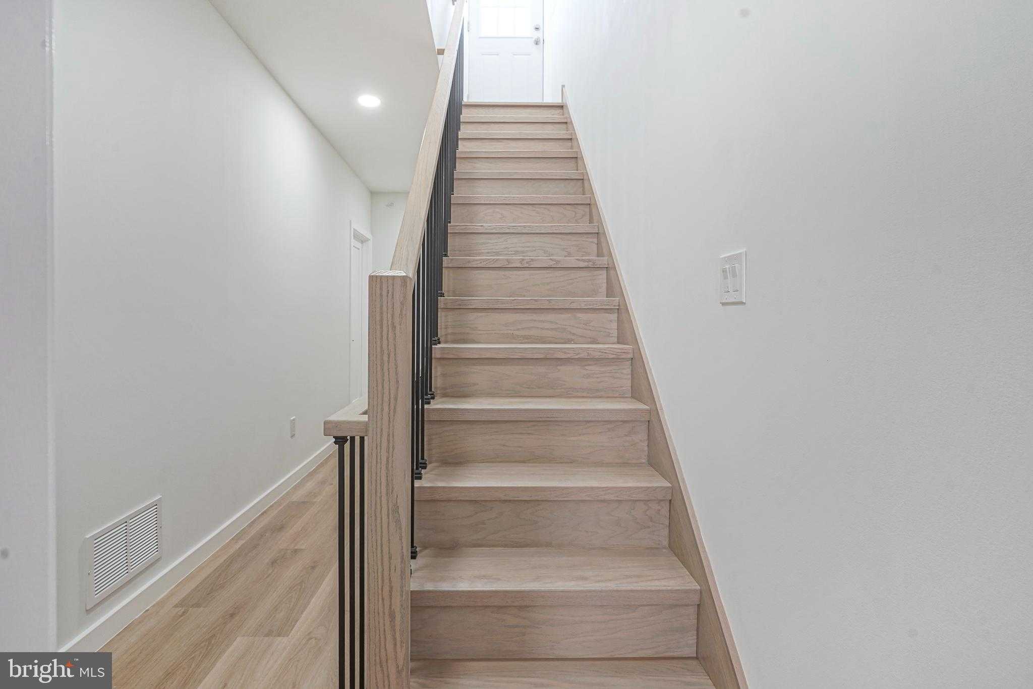 1145 Tasker St photo 36