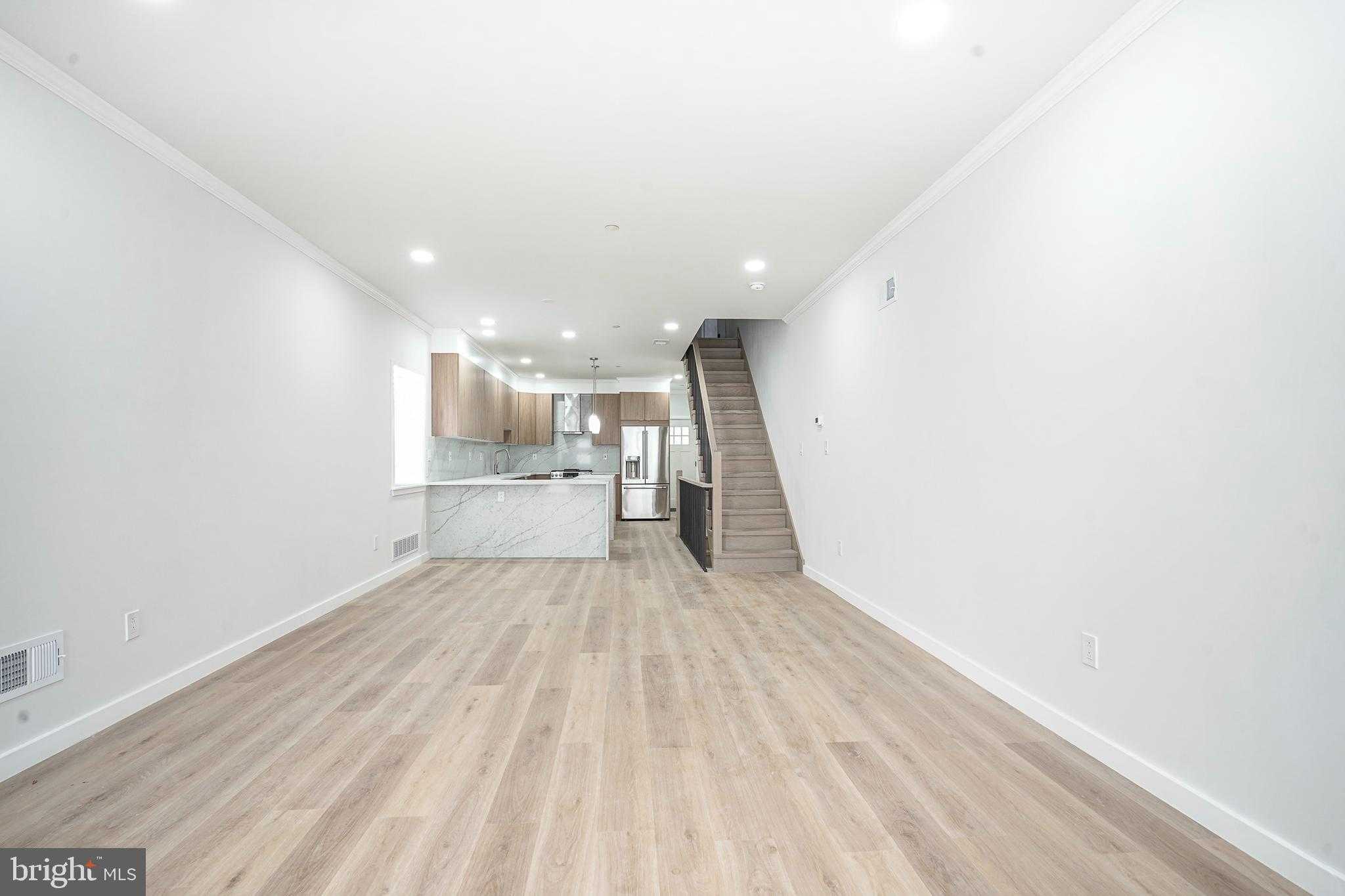 1145 Tasker St photo 4