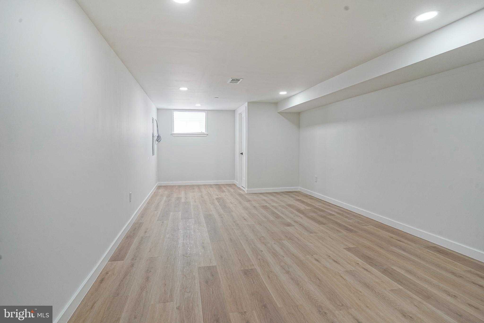 1145 Tasker St photo 41