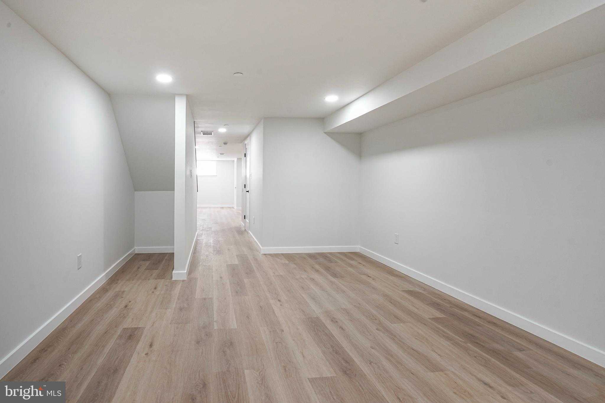 1145 Tasker St photo 43