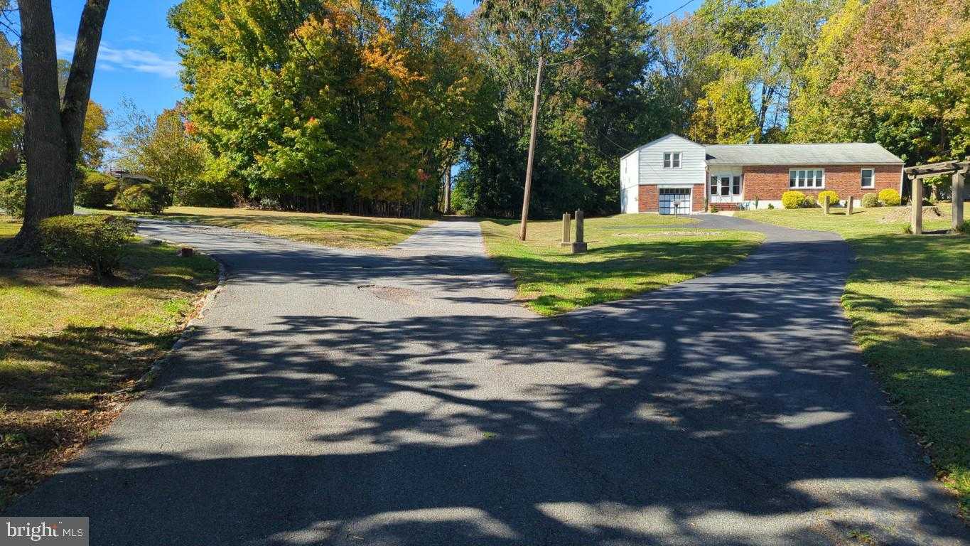 900 Main St photo 10