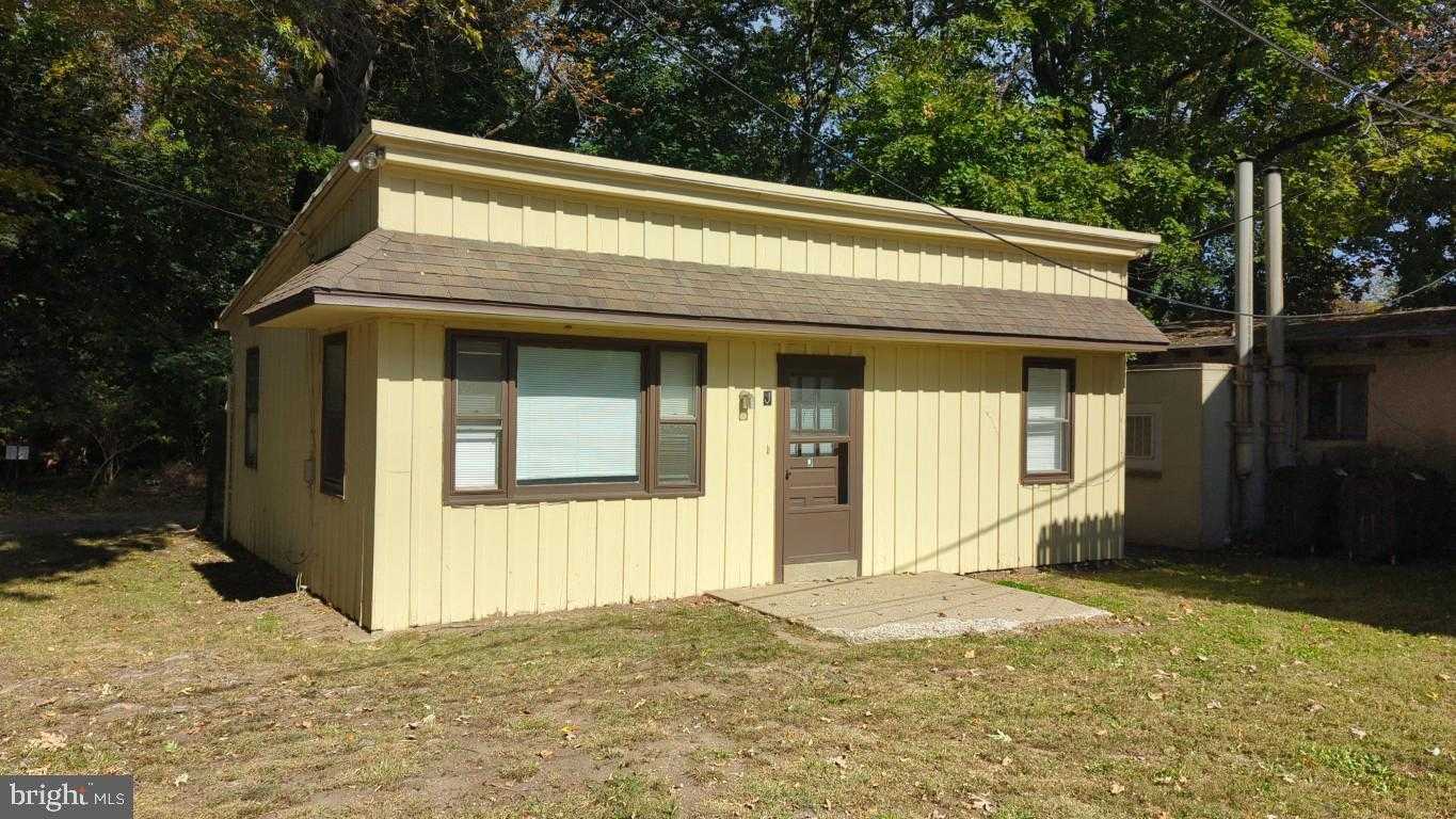 900 Main St photo 19