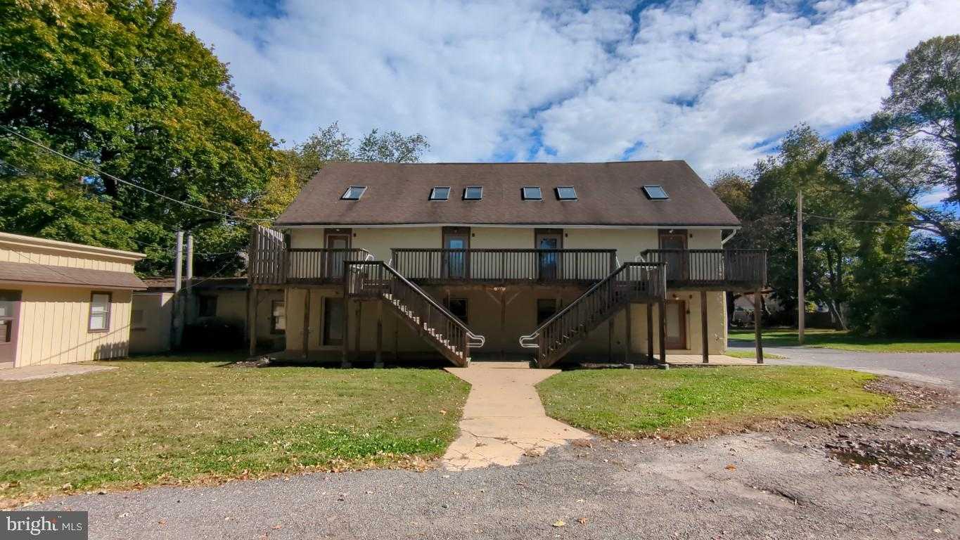 900 Main St photo 23