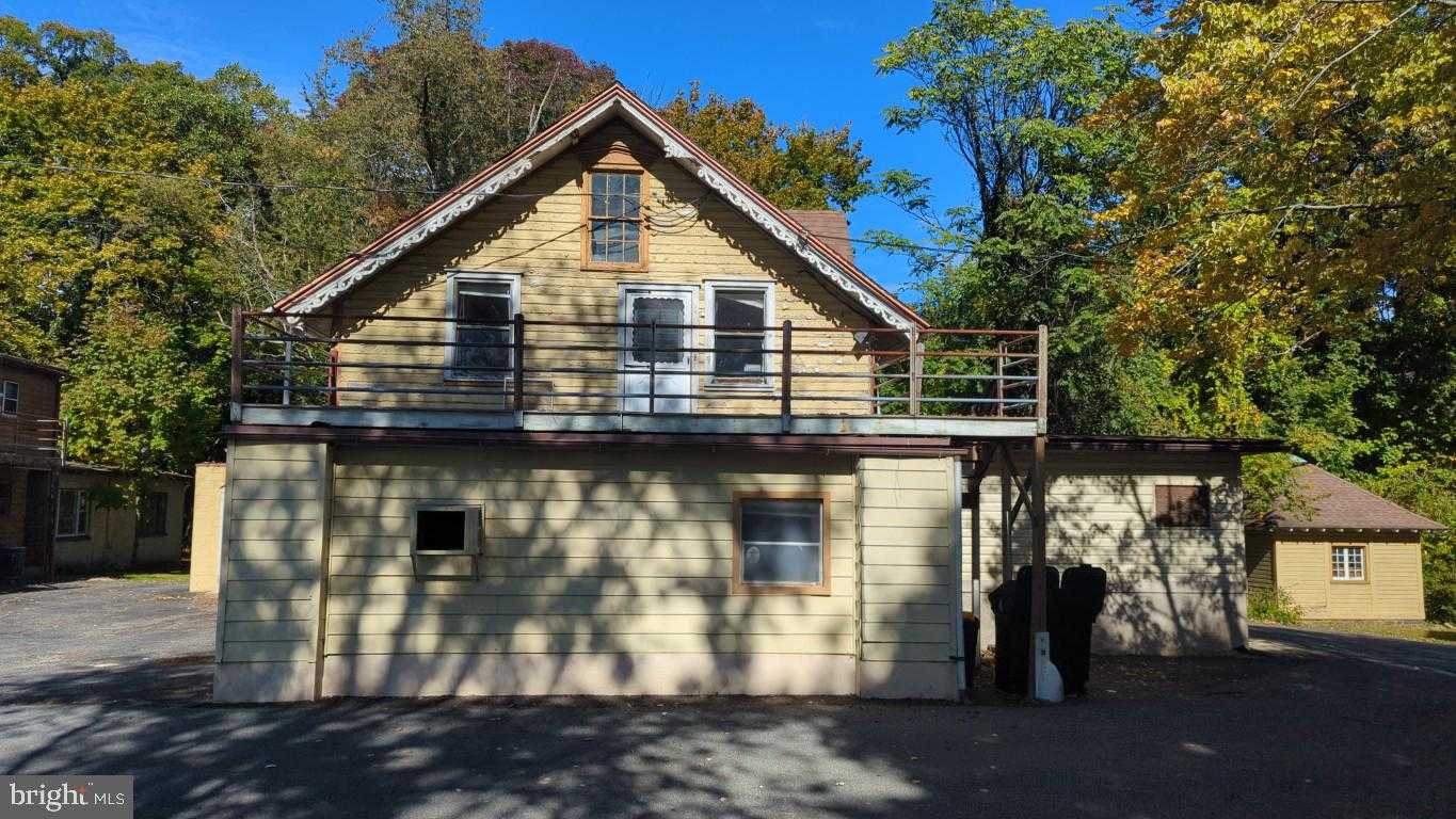 900 Main St photo 37