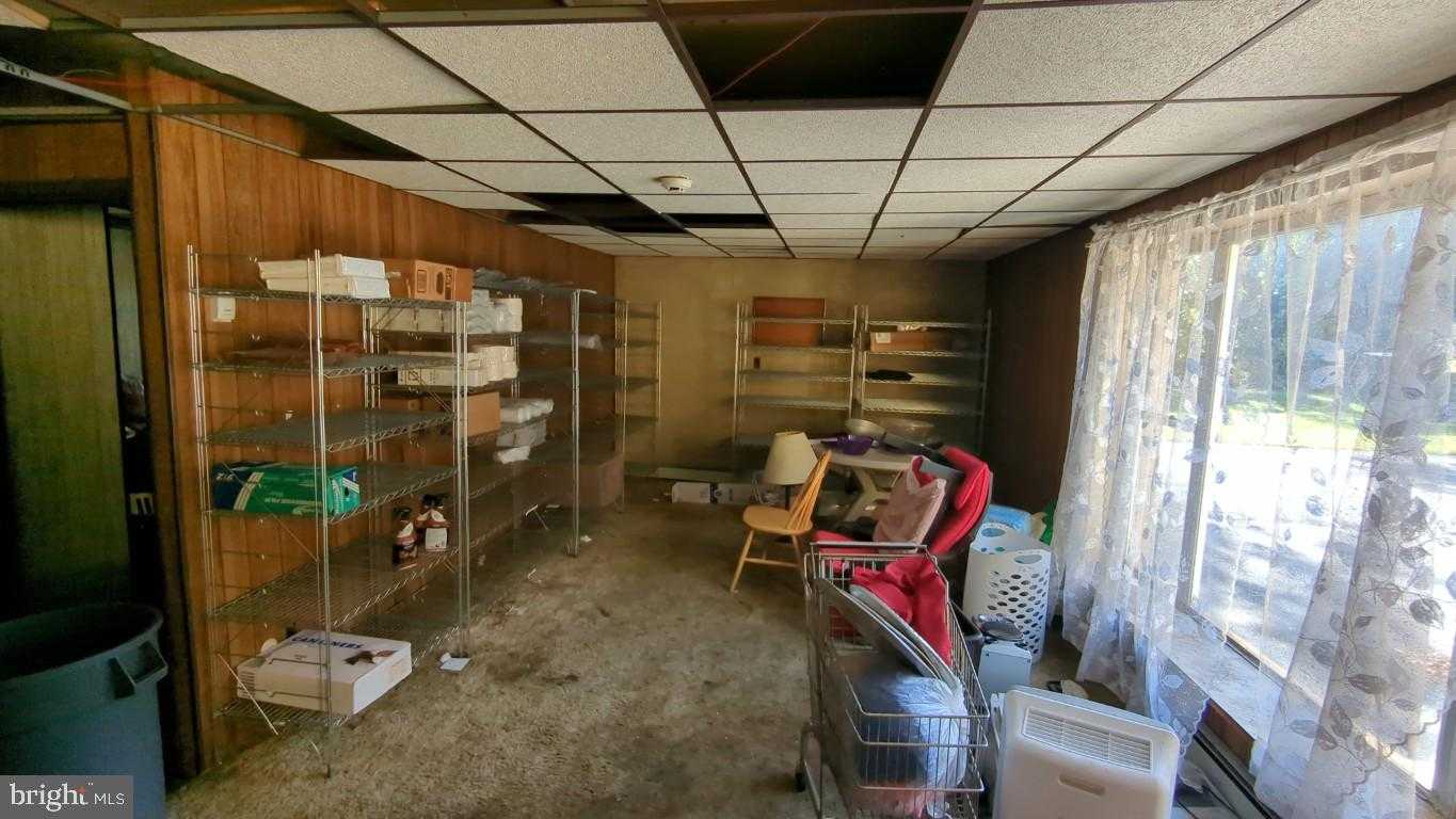 900 Main St photo 40