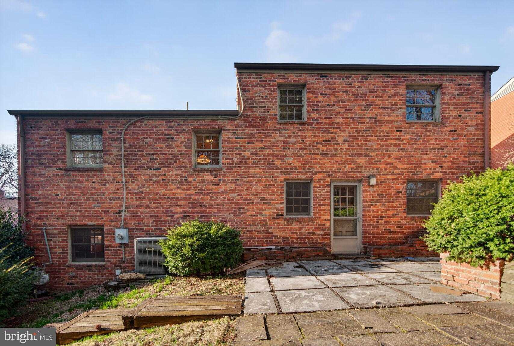 4612 9th St S photo 4