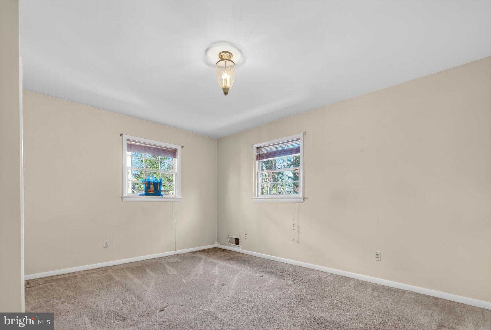 4612 9th St S photo 7