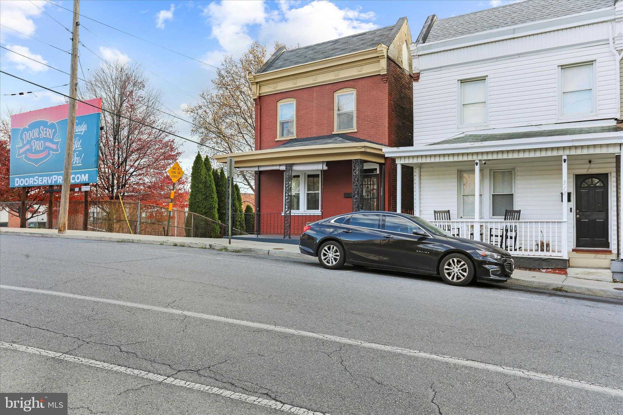 320 N Prospect St photo 2