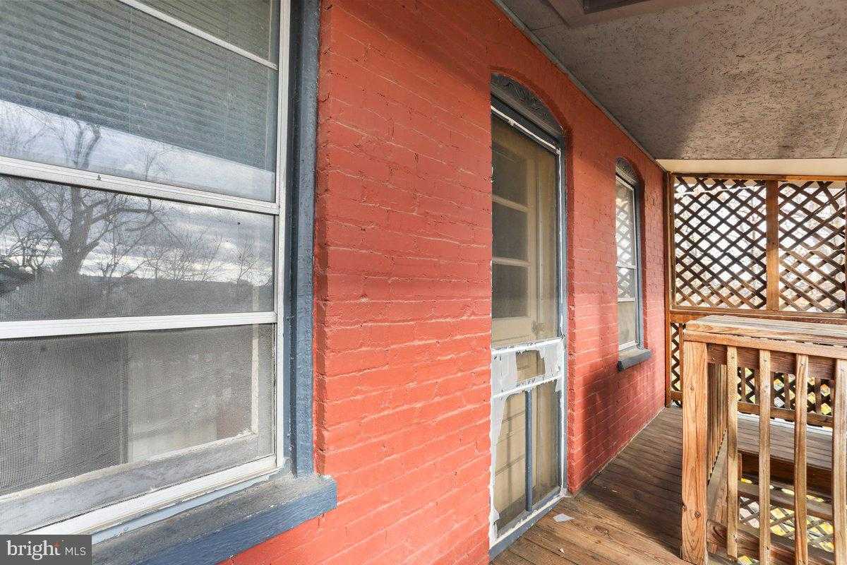 320 N Prospect St photo 34