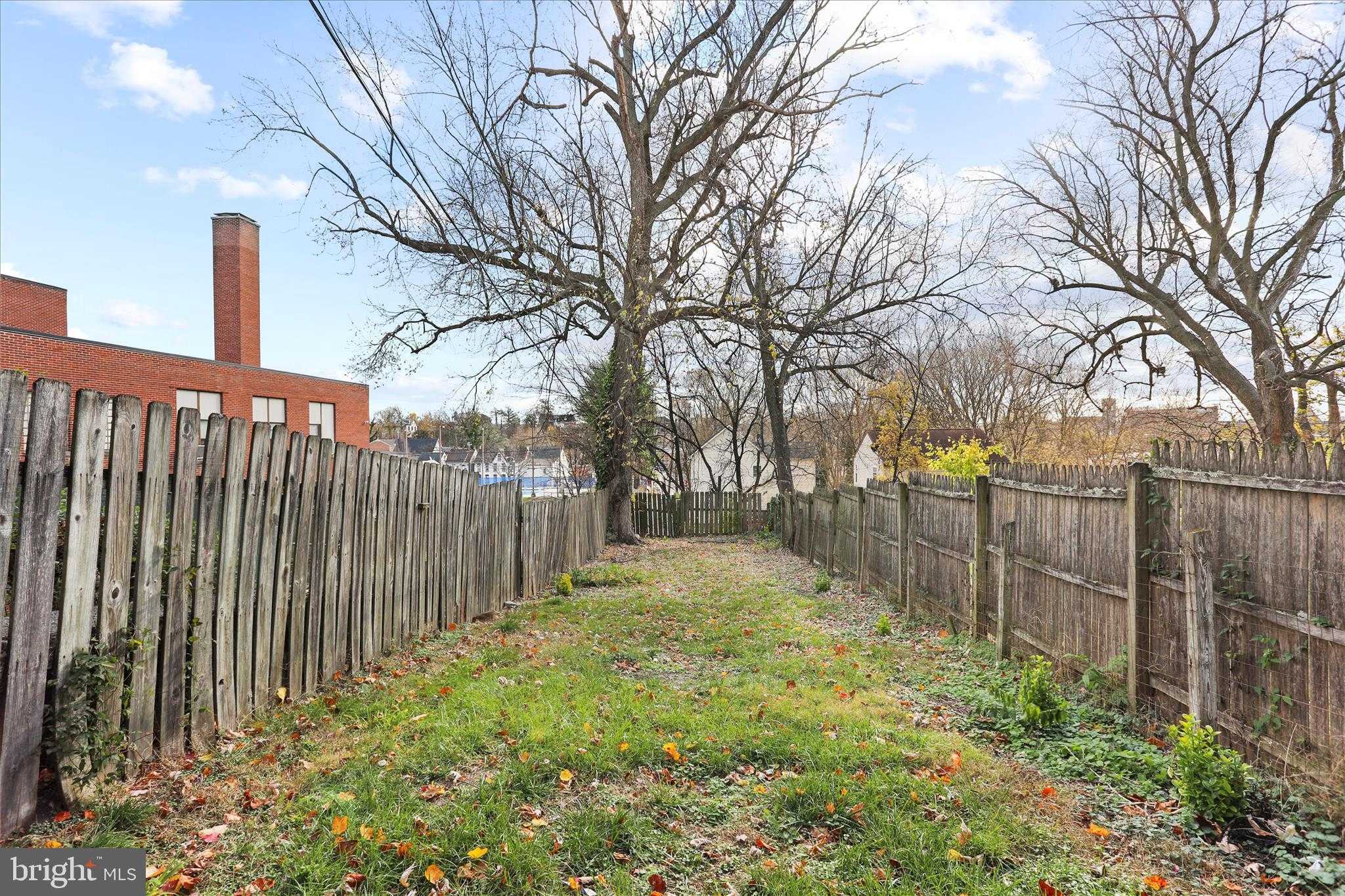 320 N Prospect St photo 36