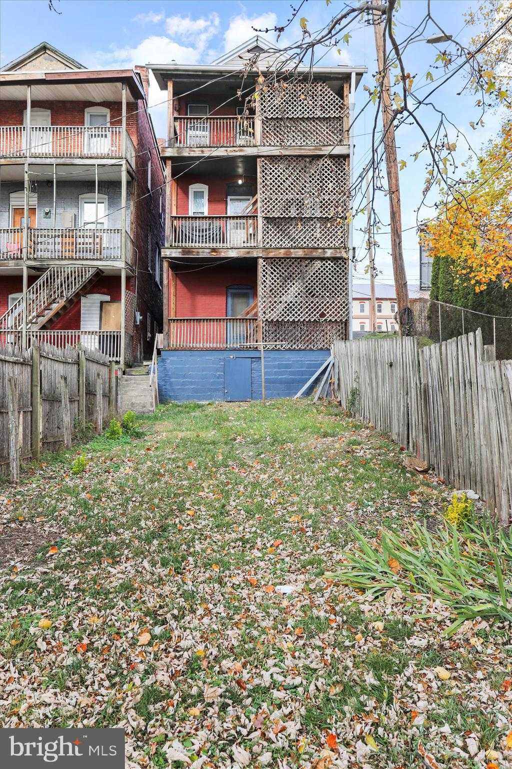 320 N Prospect St photo 37