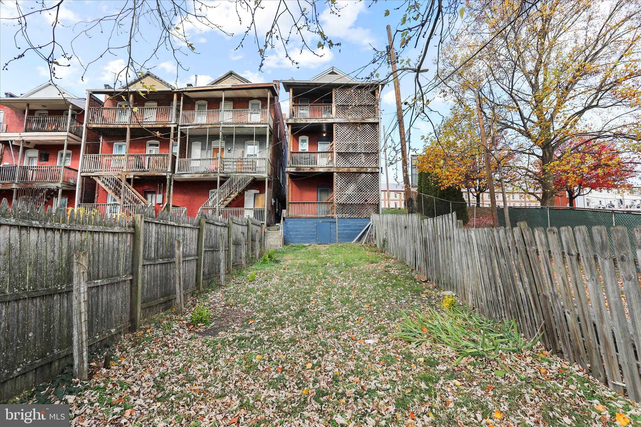 320 N Prospect St photo 38