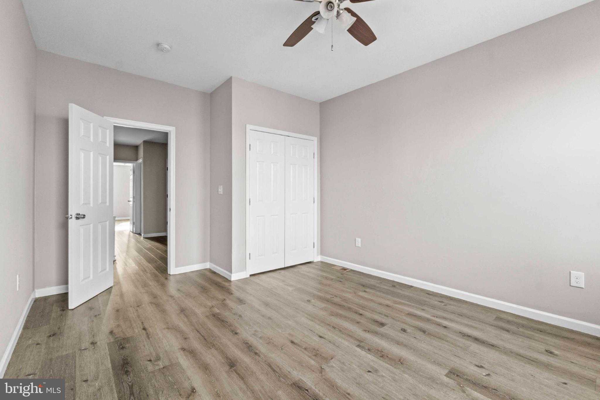 2815 E Madison St photo 12