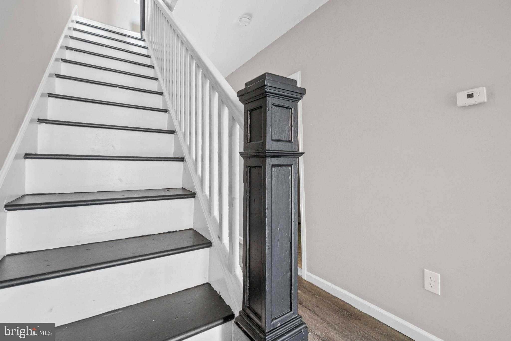 2815 E Madison St photo 8