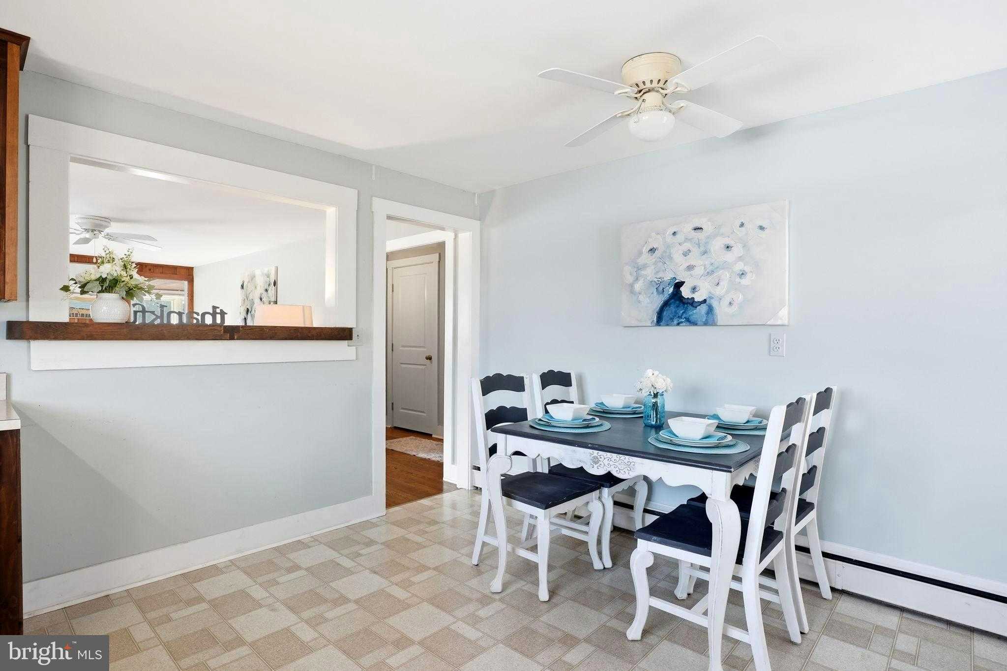 105 Seymour Ave photo 13