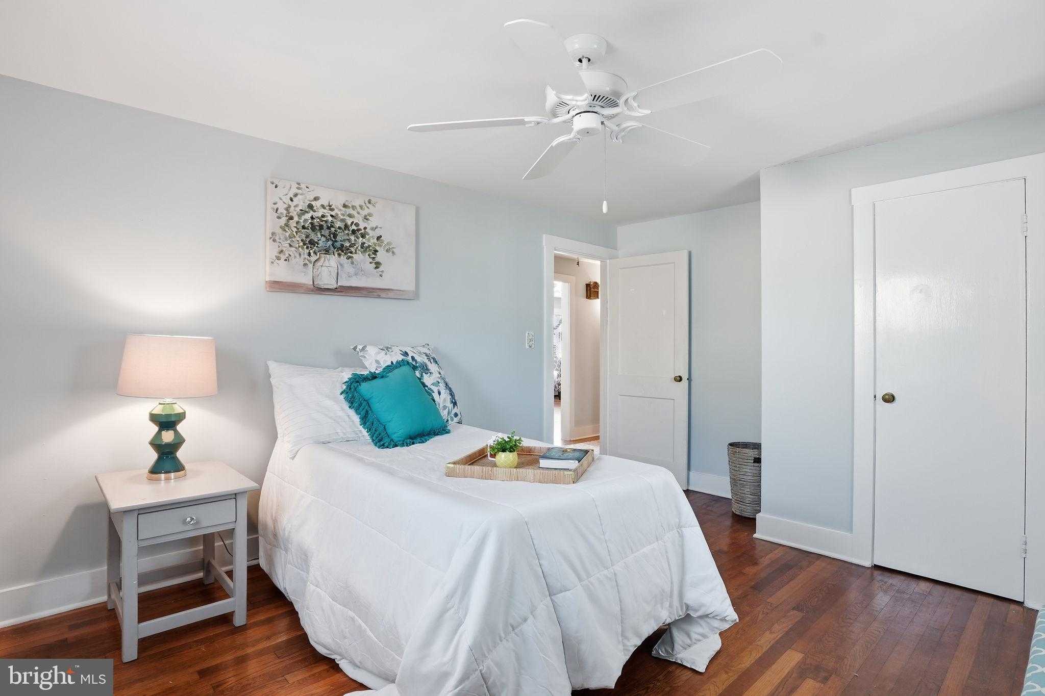 105 Seymour Ave photo 21