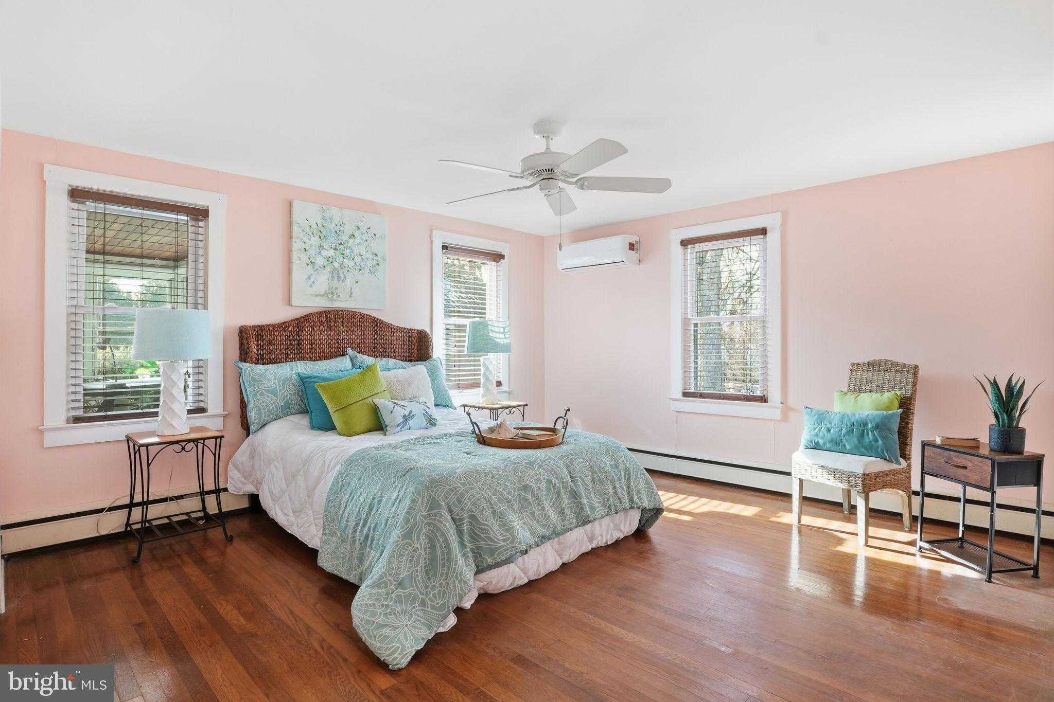 105 Seymour Ave photo 23