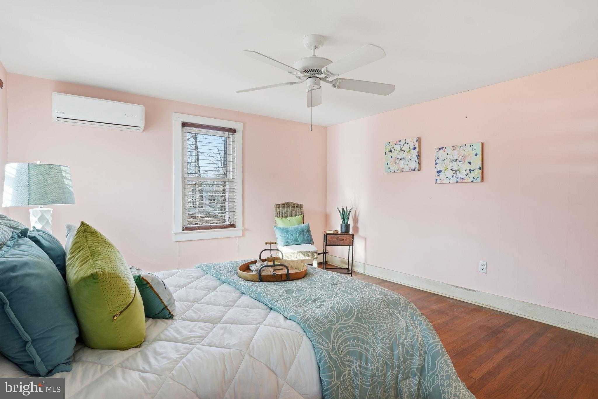 105 Seymour Ave photo 25