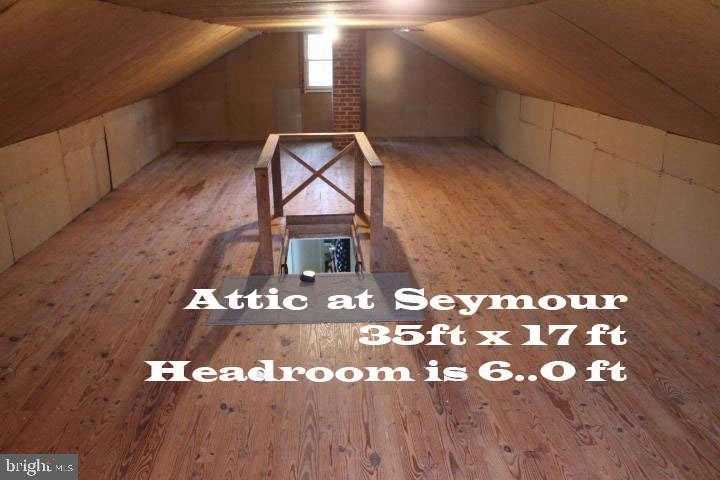 105 Seymour Ave photo 27