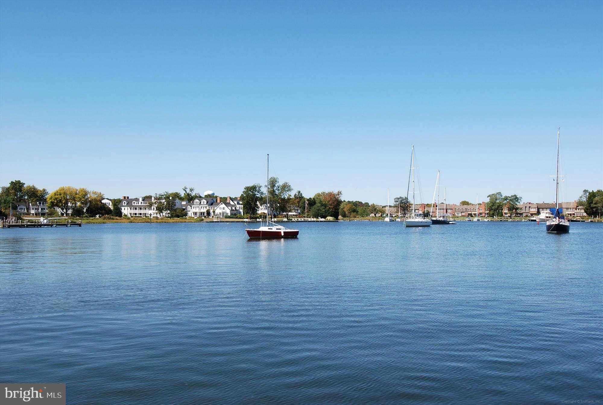 105 Seymour Ave photo 35