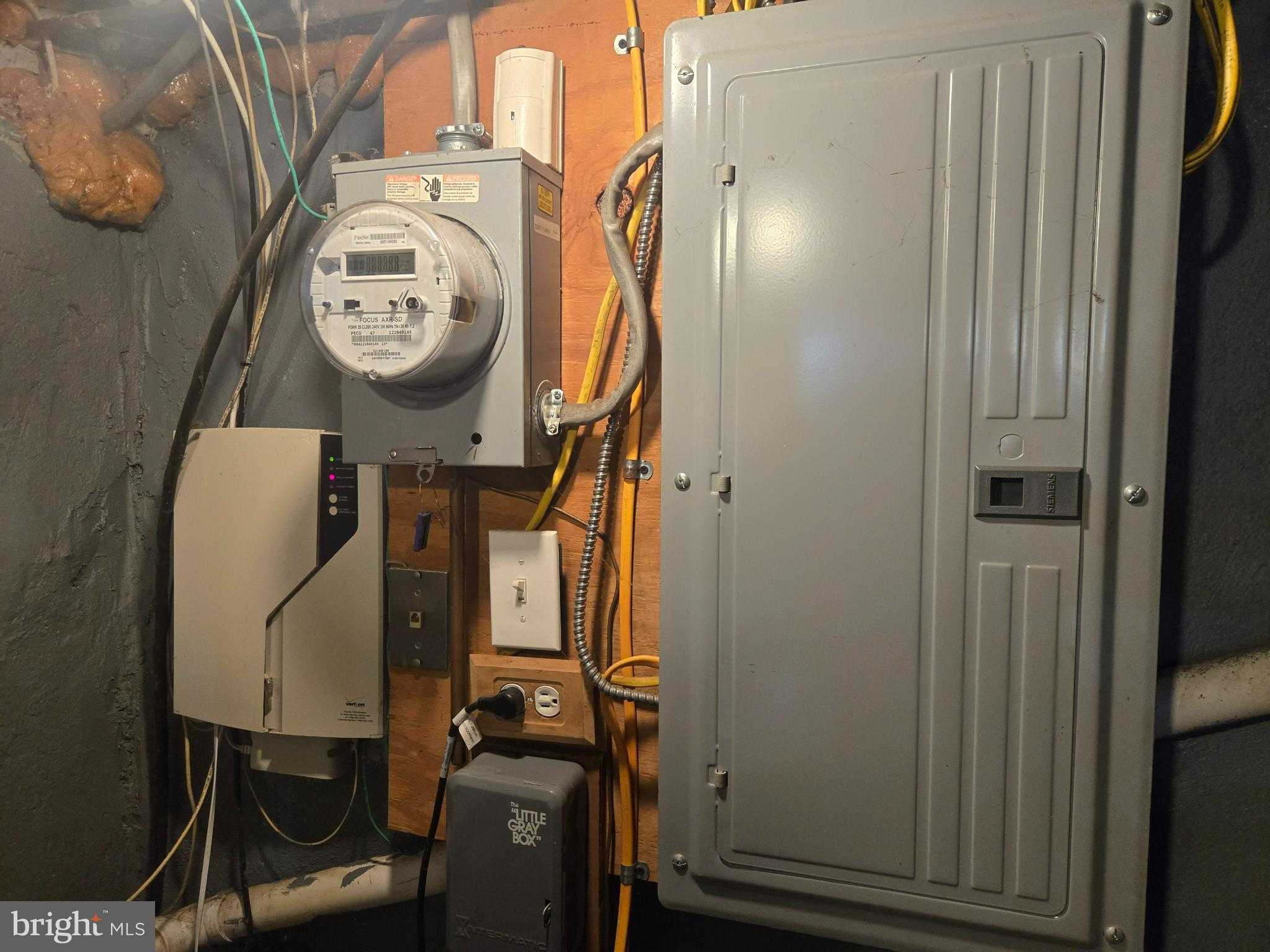 744 E Willard St photo 16