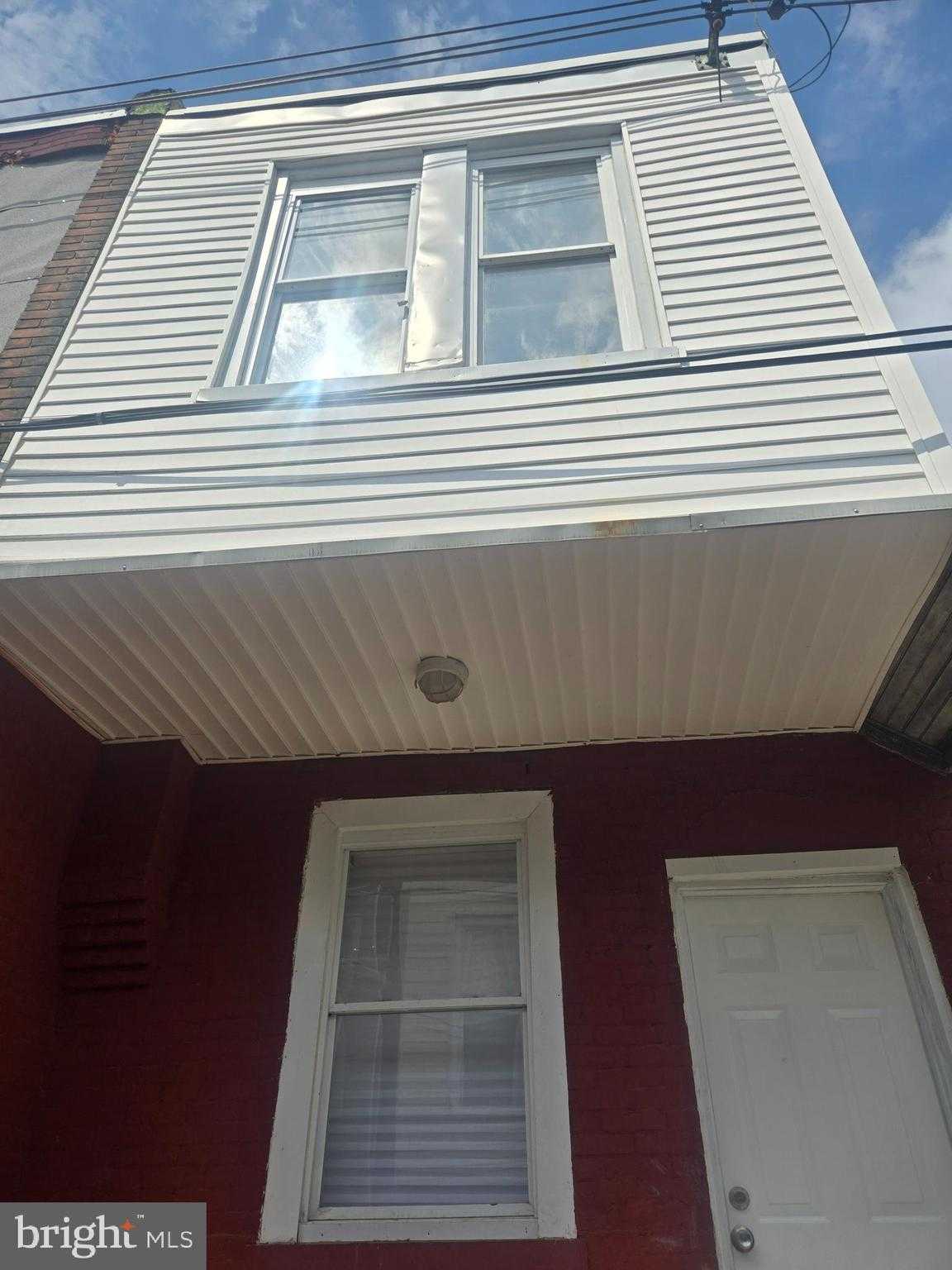 744 E Willard St photo 2