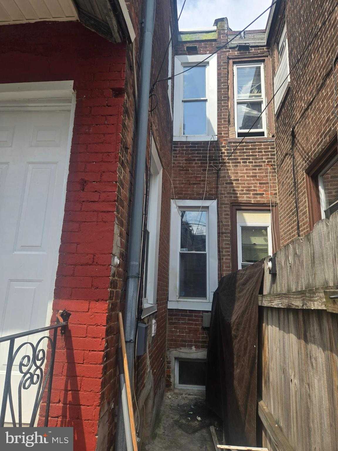 744 E Willard St photo 20