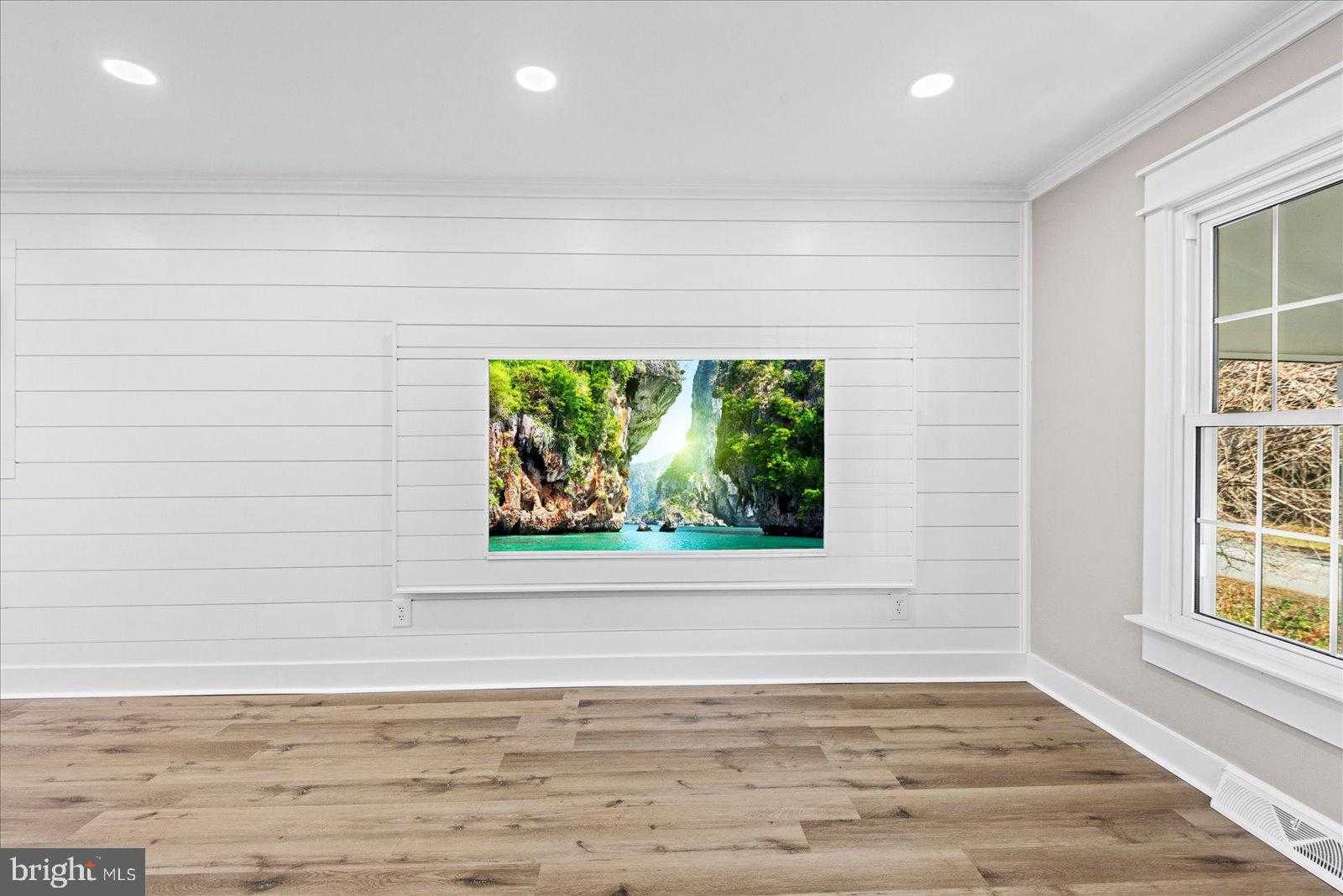 611 Edwards Dr photo 10