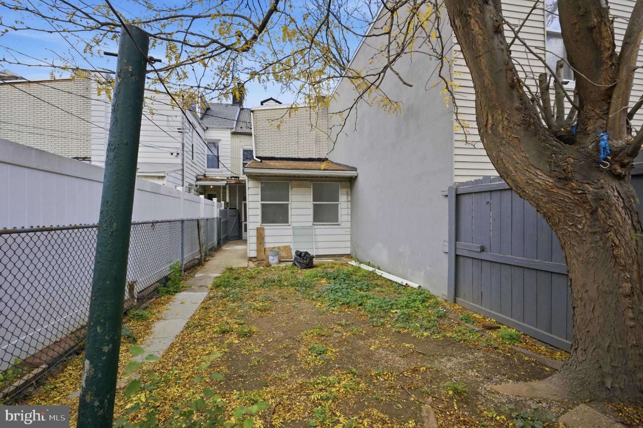 384 W Gordon St photo 28