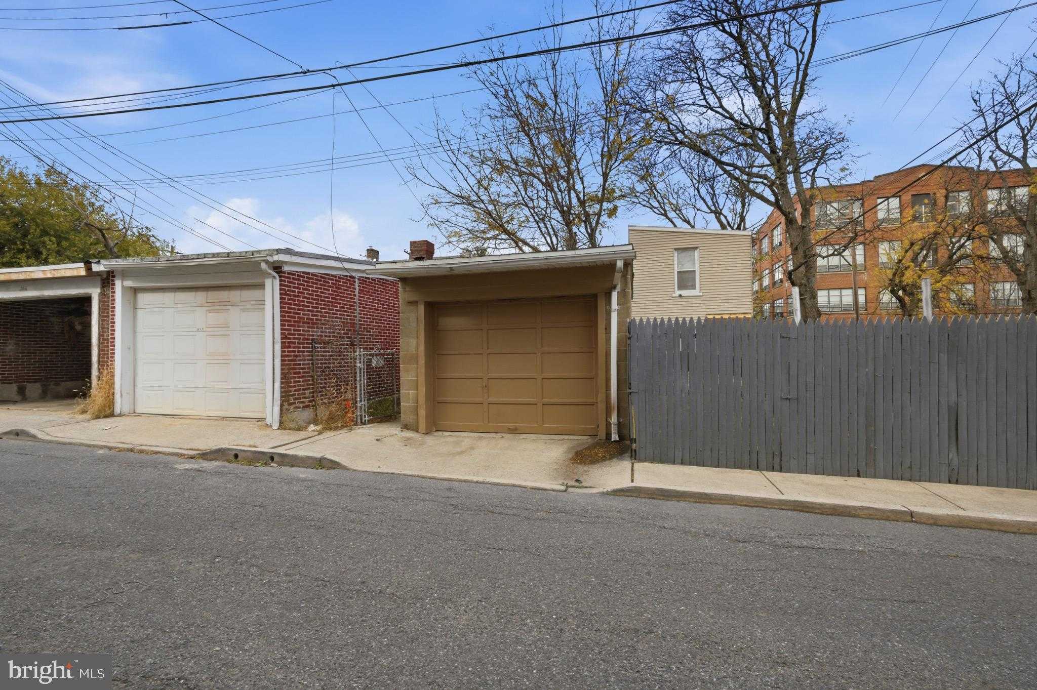 384 W Gordon St photo 30