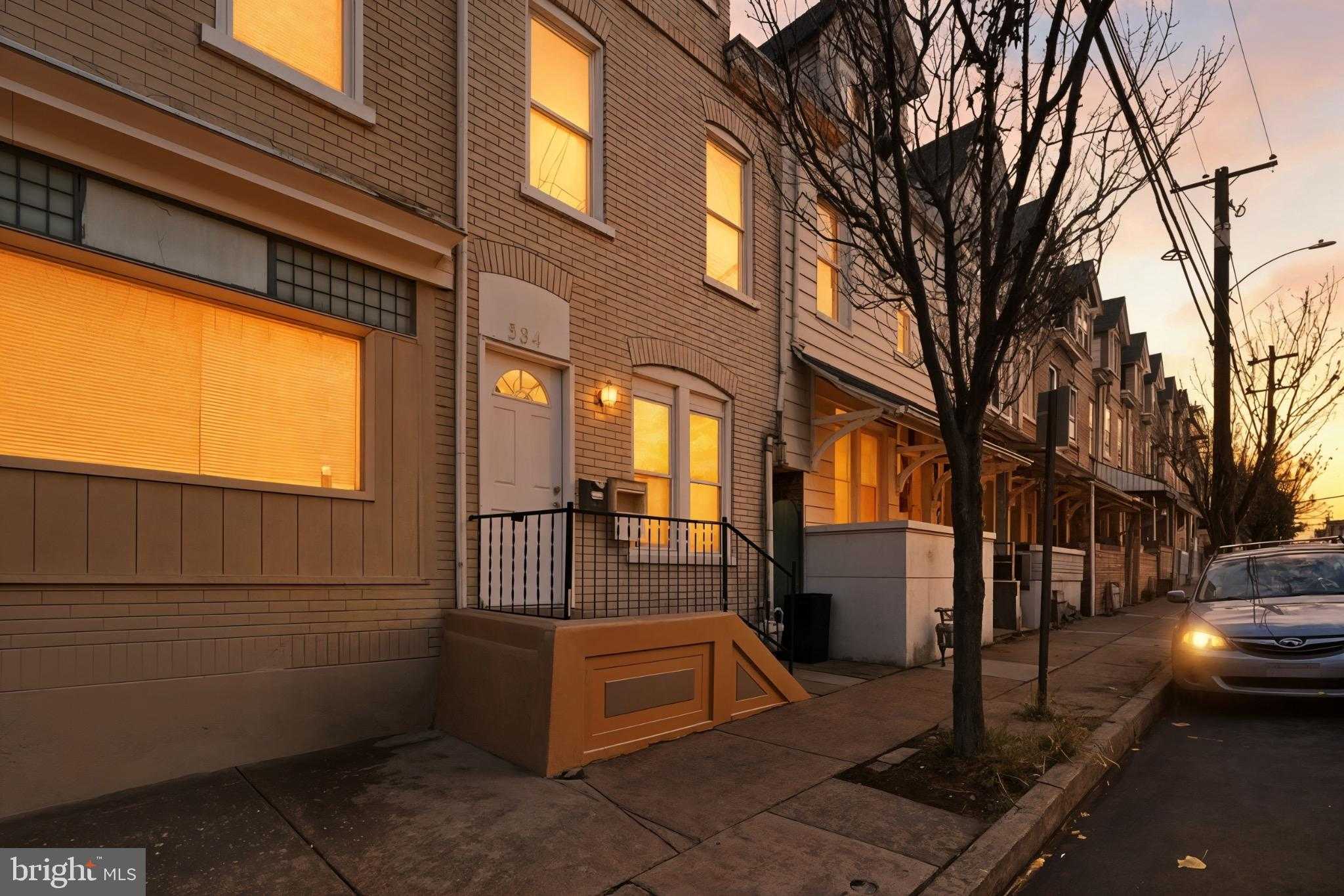 384 W Gordon St photo 35