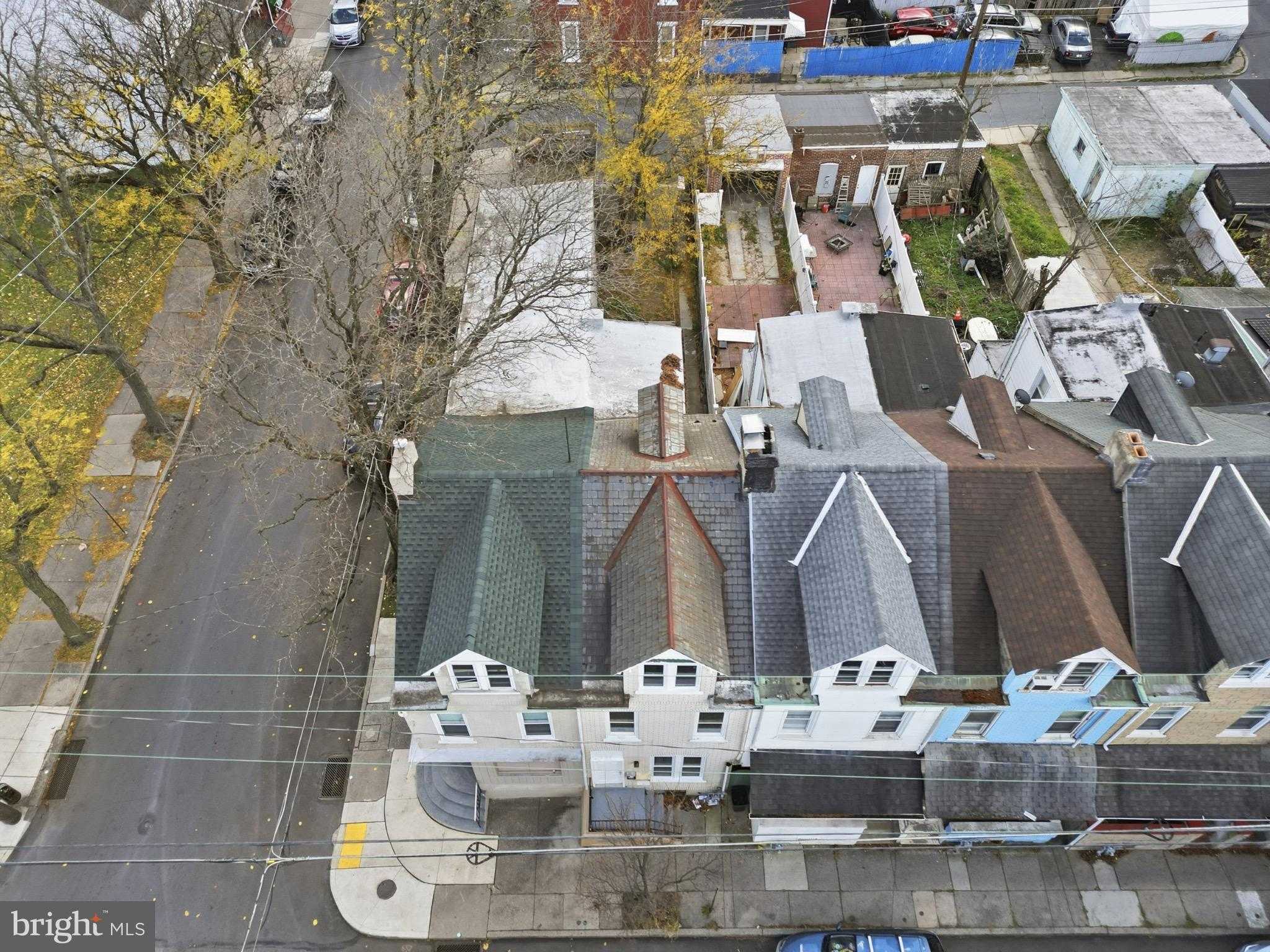 384 W Gordon St photo 39