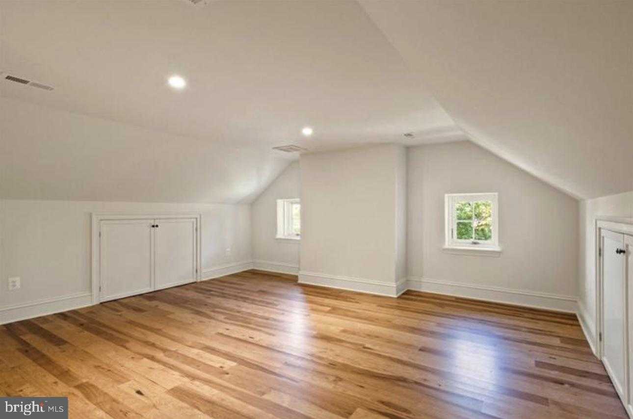 16131 Old York Rd photo 25