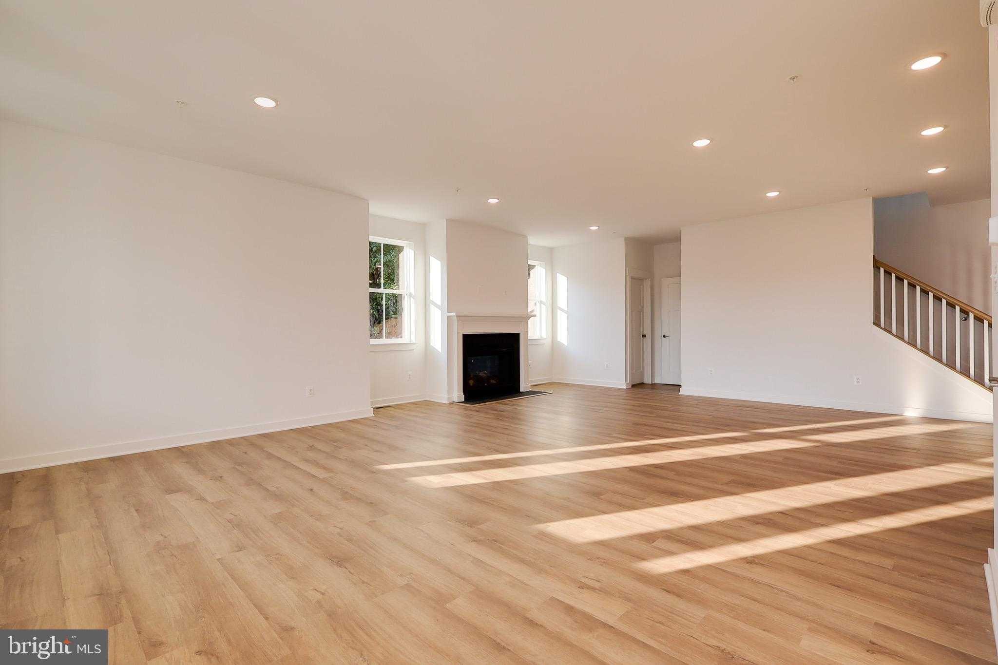 Stouffer Ave photo 3